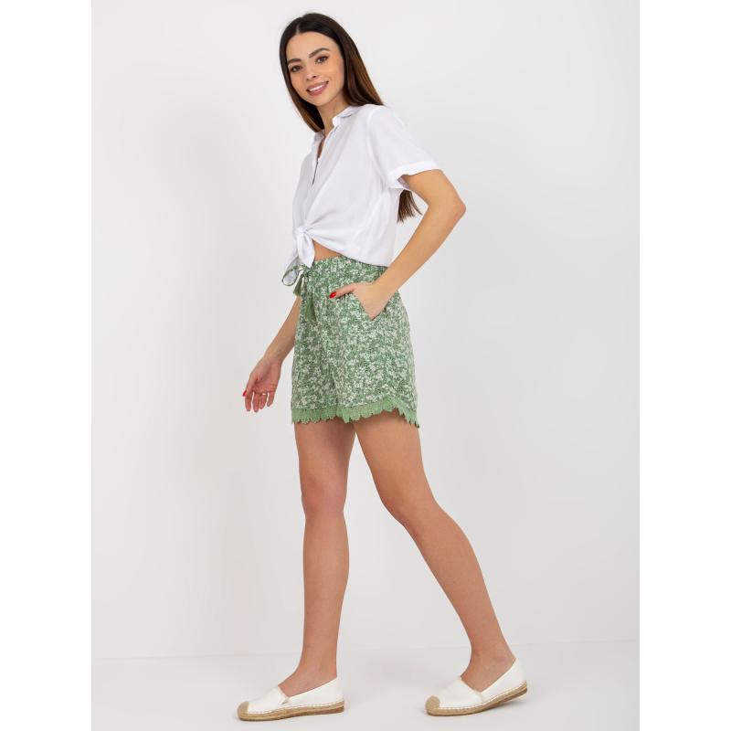 Dámské šortky s květinami SUBLEVEL světle zelené