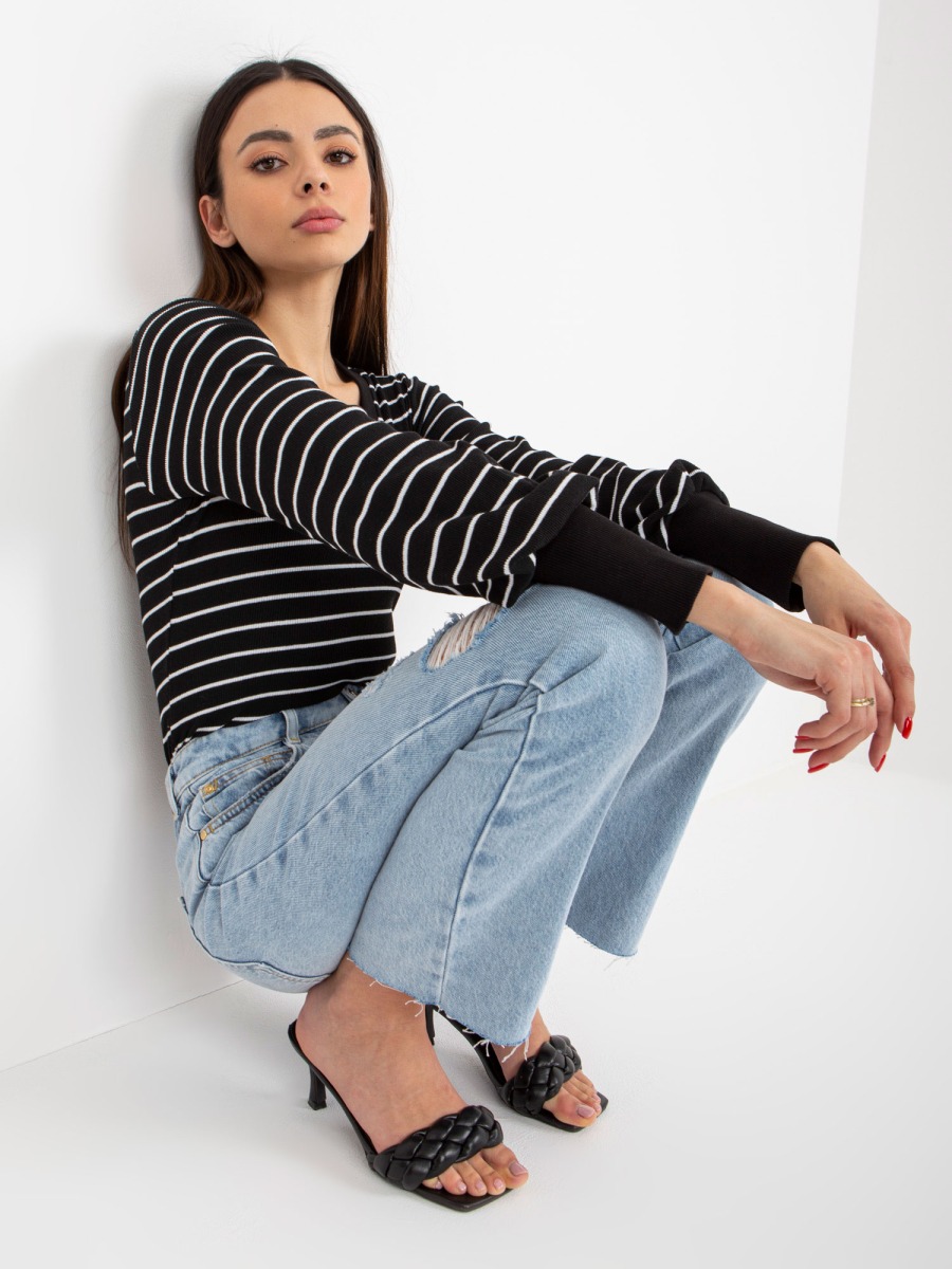 Dámska blúzka vo fitted strihu BASIC FEEL GOOD čiernobiela
