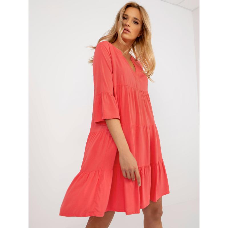Dámské šaty s volánem a výstřihem do V SUBLEVEL korálové