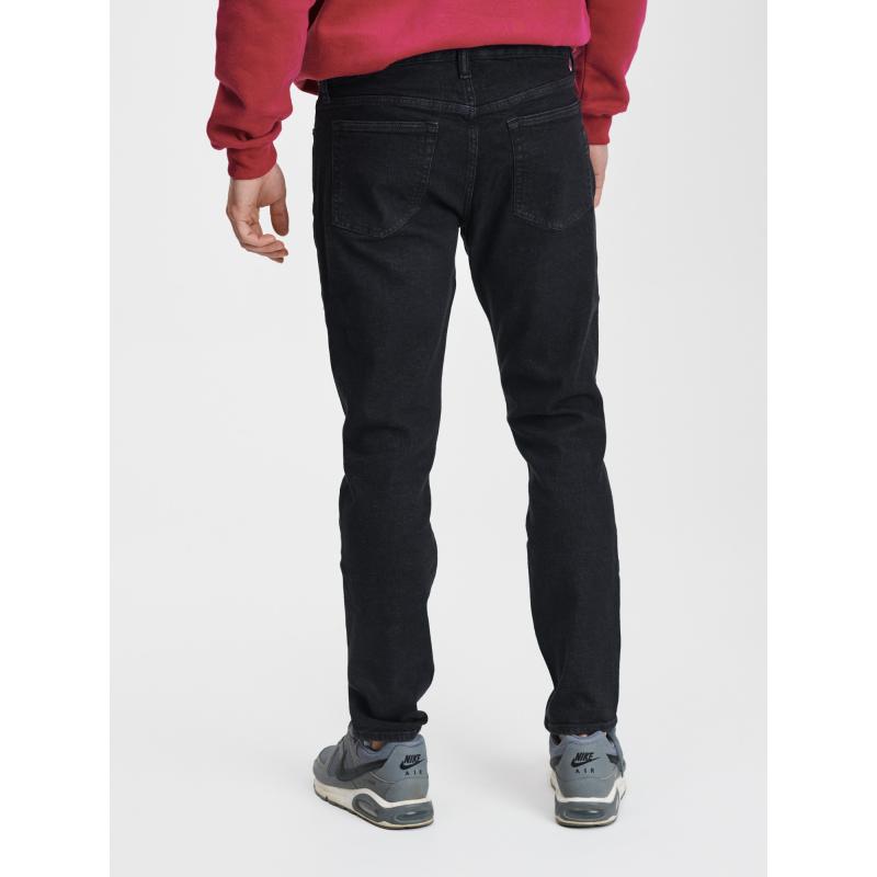 Úzke zúžené džínsy GapFlex