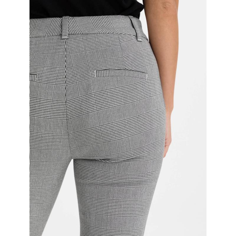 Úzke členkové nohavice