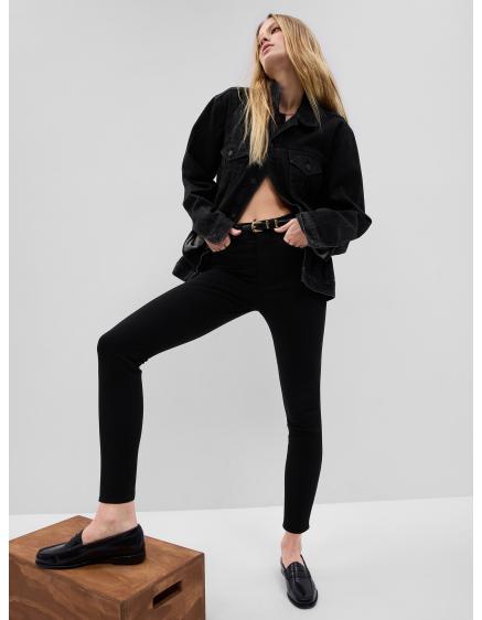 Pravé úzke džínsy s vysokým vzrastom