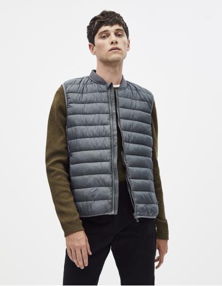 Ľahká prešívaná vesta Suless