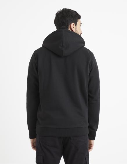 Vetype mikina s kapucňou