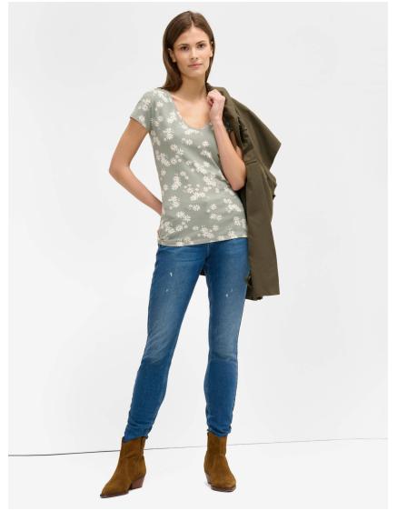 Světle zelené květované tričko