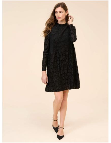 Fekete csipkeruha