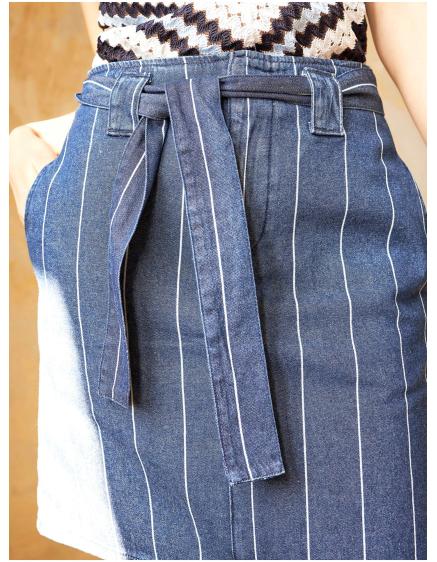 Modrá pruhovaná krátká džínová sukně se zavazováním