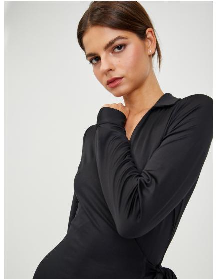 Černé dámské šaty