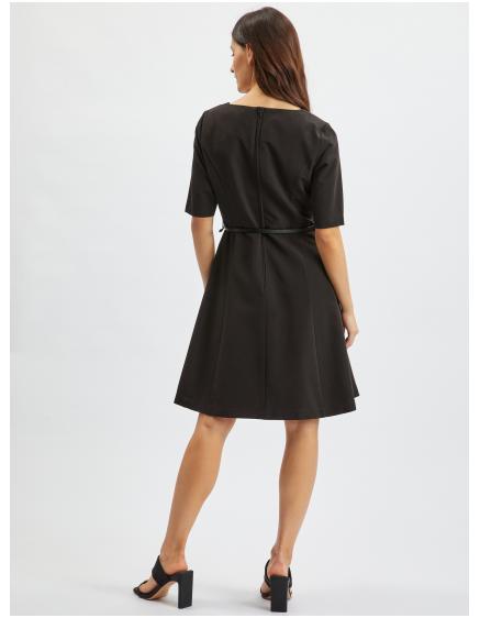 Černé dámské šaty