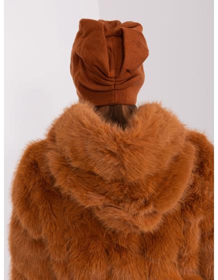 Női sapka OMC applikációval világosbarna