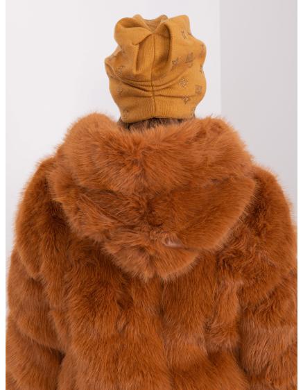 Női sapka SOEL applikációkkal mustár színű