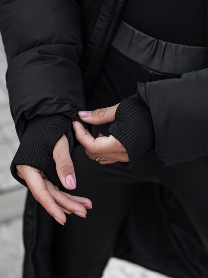 Dámska zimná dlhá prešívaná bunda FABWARM čierna – fotografie produktu 3