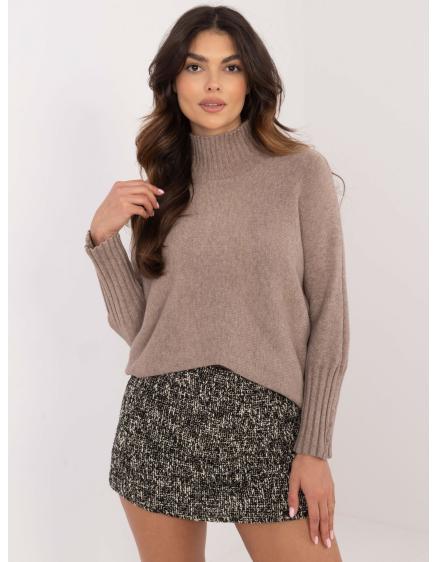 Tmavobéžový jednofarebný sveter s rolákom