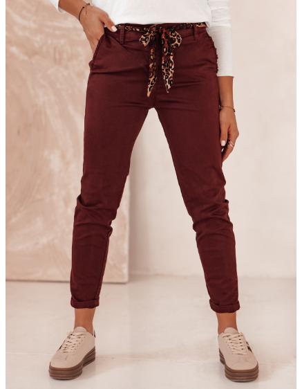 Dámske džínsové nohavice CHARMYOU s opaskom bordová