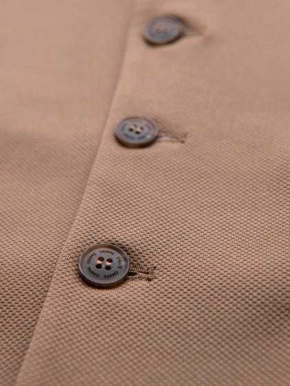 Pánská slim fit strukturovaná vesta s klopami, hnědá – fotografie produktu 7