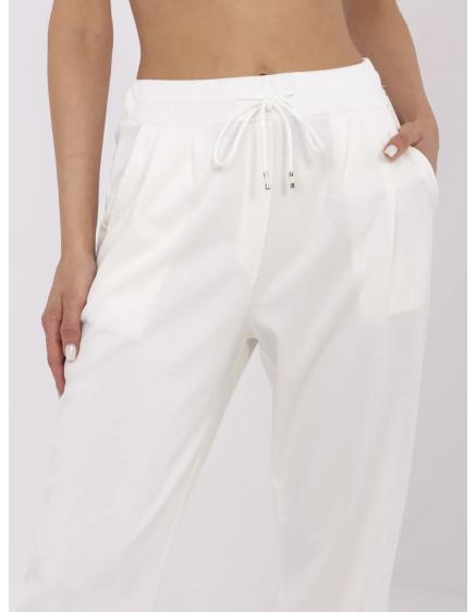 Ecru alap nadrág redőkkel