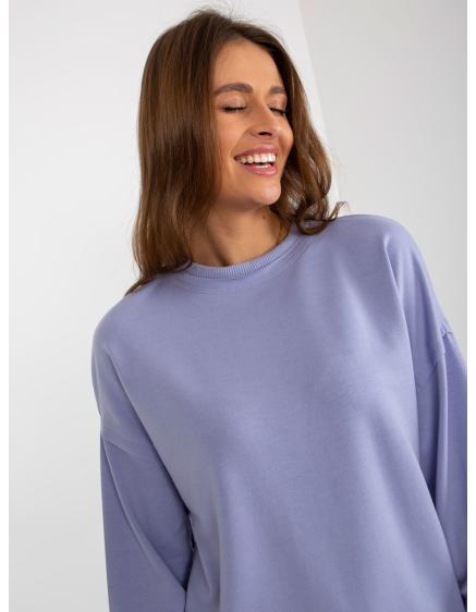 Világos lila, laza pulóver kapucni nélkül, hasítékokkal