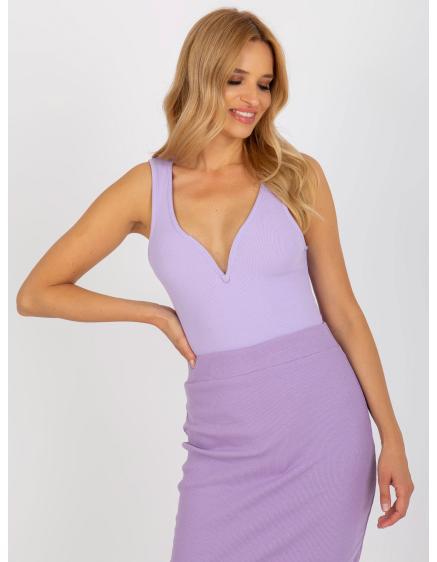 Svetlo fialové pruhované basic body s výstrihom do V