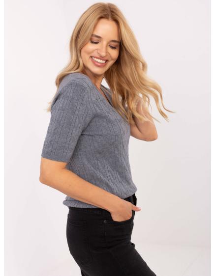 Sötétbarna pulóver denevér ujjakkal és V-kivágással