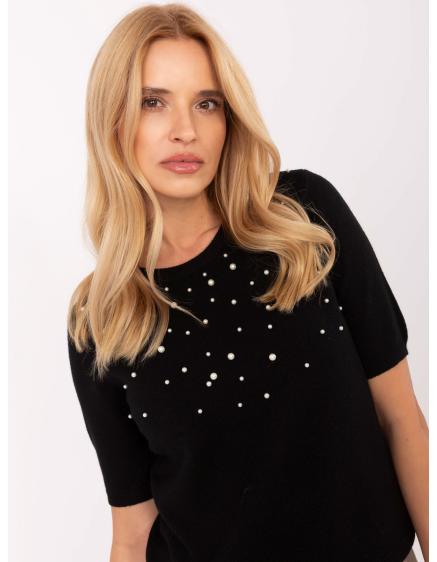 Svetlo béžový sveter s okrúhlym výstrihom