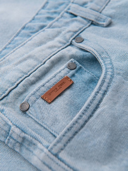 Pánské carrot fit džínové jogger kalhoty s potrhanými detaily, světle modré – fotografie produktu 8