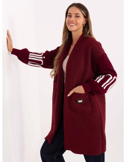 Bordó női kardigán felirattal az ujjakon.