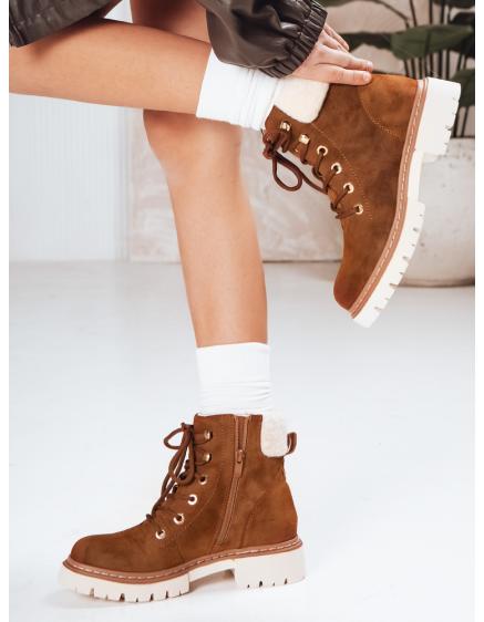 Női szarvasbőr teve csizma