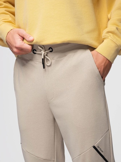 Pánské regular fit jogger tepláky s pružnými manžetami, béžové – fotografie produktu 2