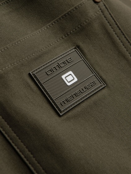 Férfi regular fit cargo nadrág patentos zsebfedőkkel, olívazöld – fotografie produktu 9