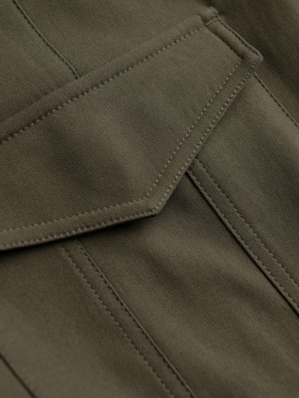 Férfi regular fit cargo nadrág patentos zsebfedőkkel, olívazöld – fotografie produktu 10
