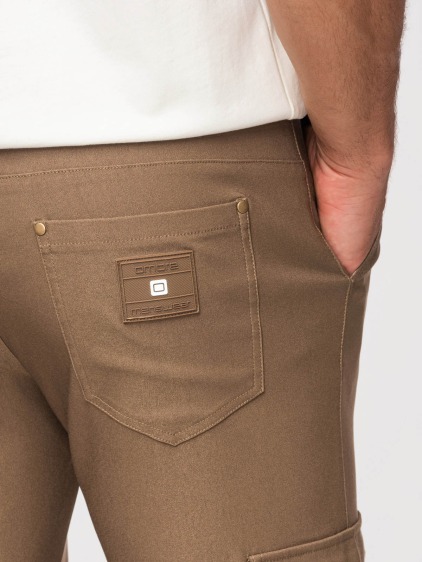 Férfi regular fit cargo nadrág patentos zsebfedőkkel, olívazöld – fotografie produktu 7