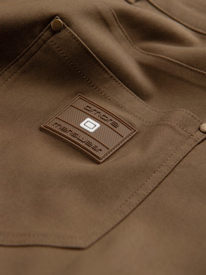 Férfi regular fit cargo nadrág patentos zsebfedőkkel, olívazöld – fotografie produktu 9