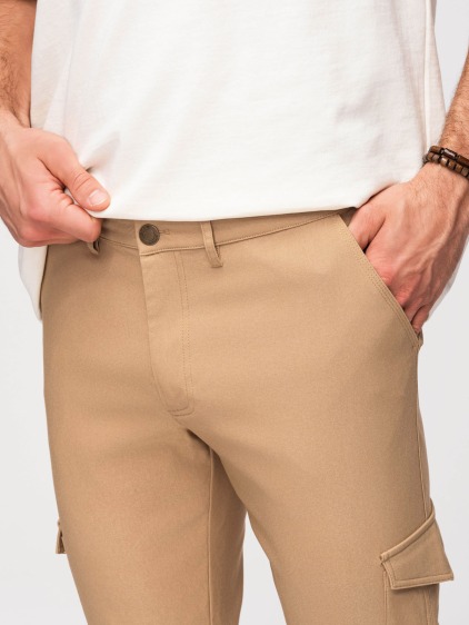 Férfi regular fit cargo nadrág patentos zsebfedőkkel, barna – fotografie produktu 7