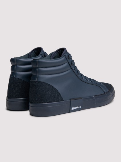Férfi magas szárú műbőr sneaker texturált betétekkel, sötétkék – fotografie produktu 4
