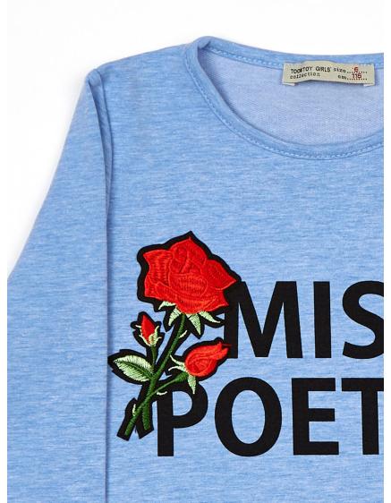 Svetlomodrá dievčenská blúzka s nápismi a nášivkami