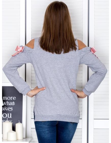 Női pulóver CUT szalagokkal világos szürke