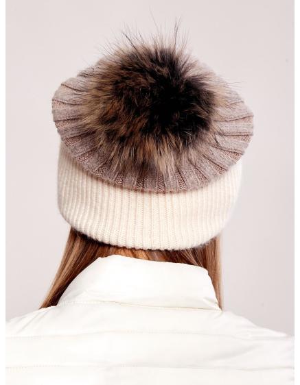 Dámská čepice s kožešinovou bambulí tmavě hnědá 