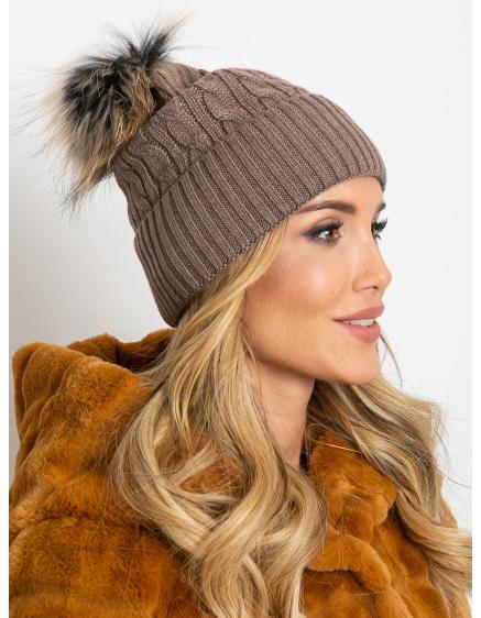 Női sapka húzózsinórral és szőrme díszítéssel sötét bézs színű