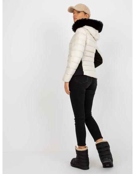 Női kapucnis steppelt átmeneti kabát MARGERY világos bézs színben