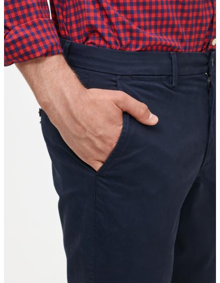 Nadrág nélkülözhetetlen khaki slim fit GapFlex